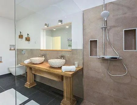 Geraeumige Deni Mit Pool Holiday home Kaldanija