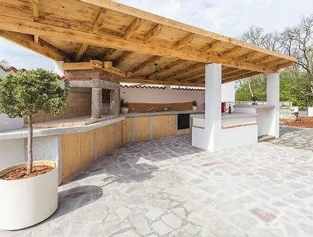 Holiday home Geraeumige Deni Mit Pool