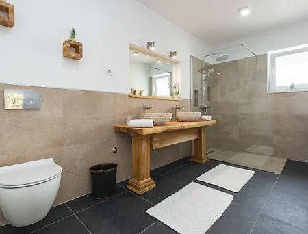 Holiday home Geraeumige Deni Mit Pool